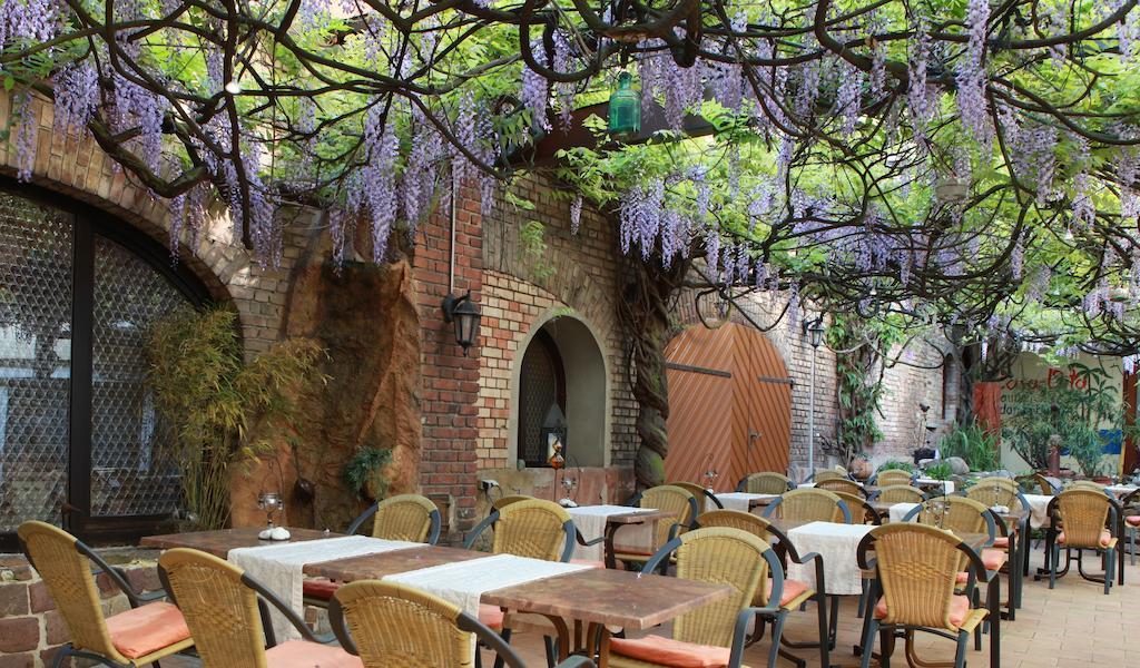 Hotel Zur Pfalz คันเดล ภายนอก รูปภาพ
