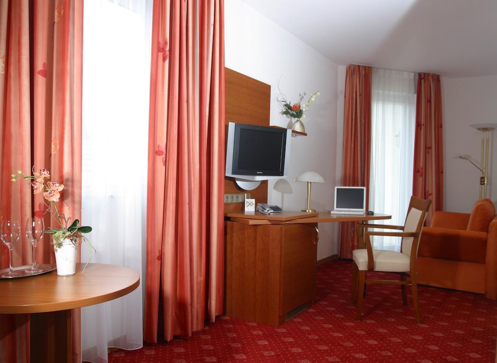 Hotel Zur Pfalz คันเดล ห้อง รูปภาพ