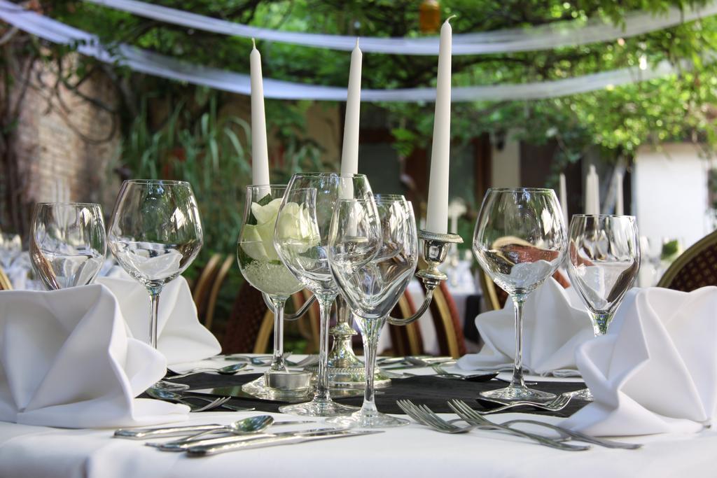 Hotel Zur Pfalz คันเดล ภายนอก รูปภาพ