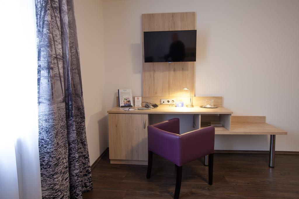 Hotel Zur Pfalz คันเดล ภายนอก รูปภาพ